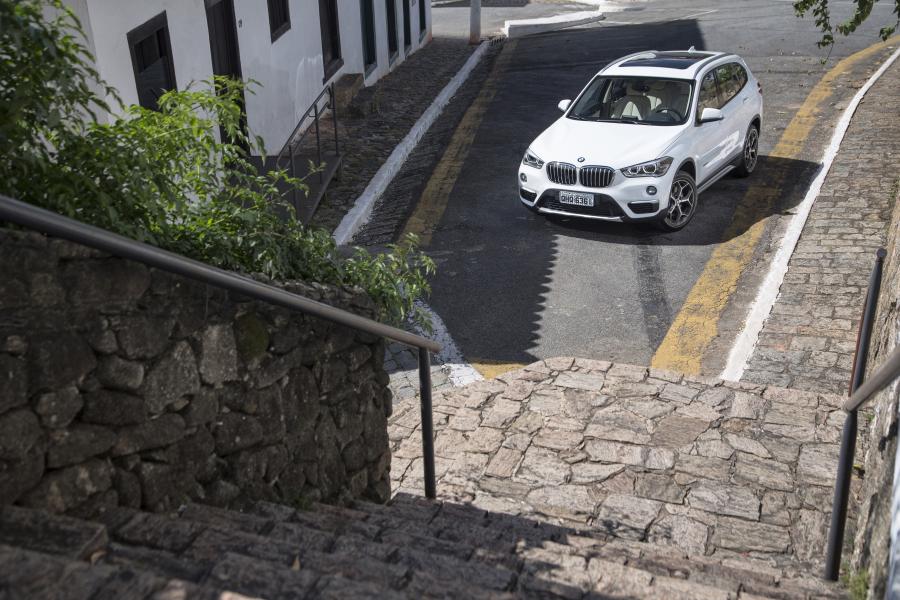  BMW X1 sDrive20i xLine 2016 года  (LA) (фото 16 из 18)